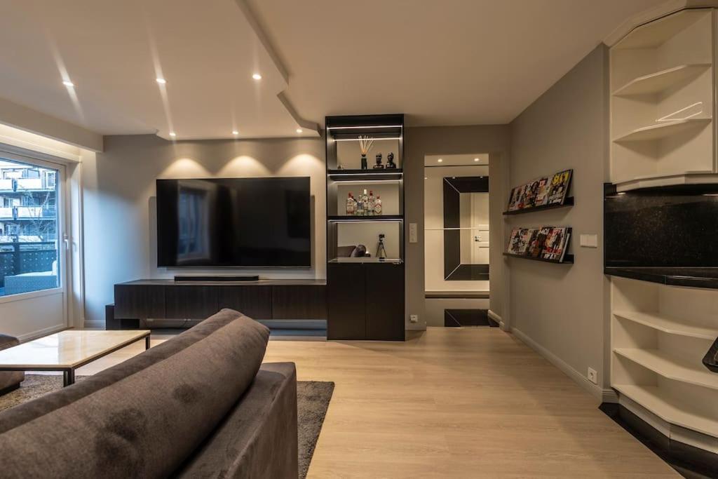 Modern Condo,